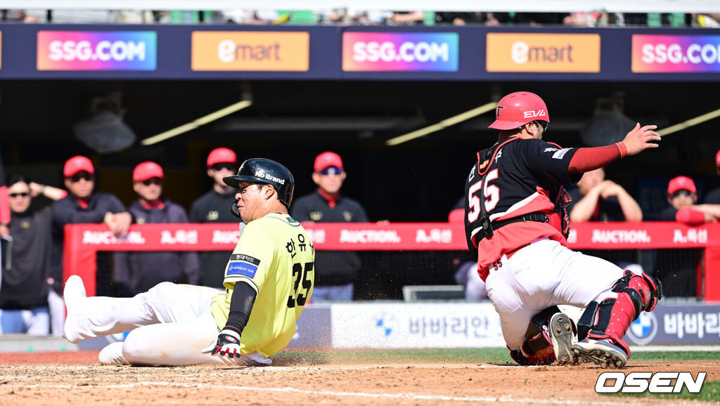 11일 오후 인천 SSG랜더스필드에서 ‘2025 신한 SOL Bank KBO리그’ SSG 랜더스와 KIA 타이거즈의 더블헤더 1차전 경기가 열렸다.이날 홈팀 SSG는 미치 화이트, 방문팀 KIA는 제임스 네일을 선발로 내세웠다.5회말 1사 2, 3루 상황 SSG 김성현의 달아나는 1타점 희생플라이 때 3루 주자 한유섬이 홈으로 쇄도해 세이프되고 있다. 2025.05.11 / dreamer@osen.co.kr