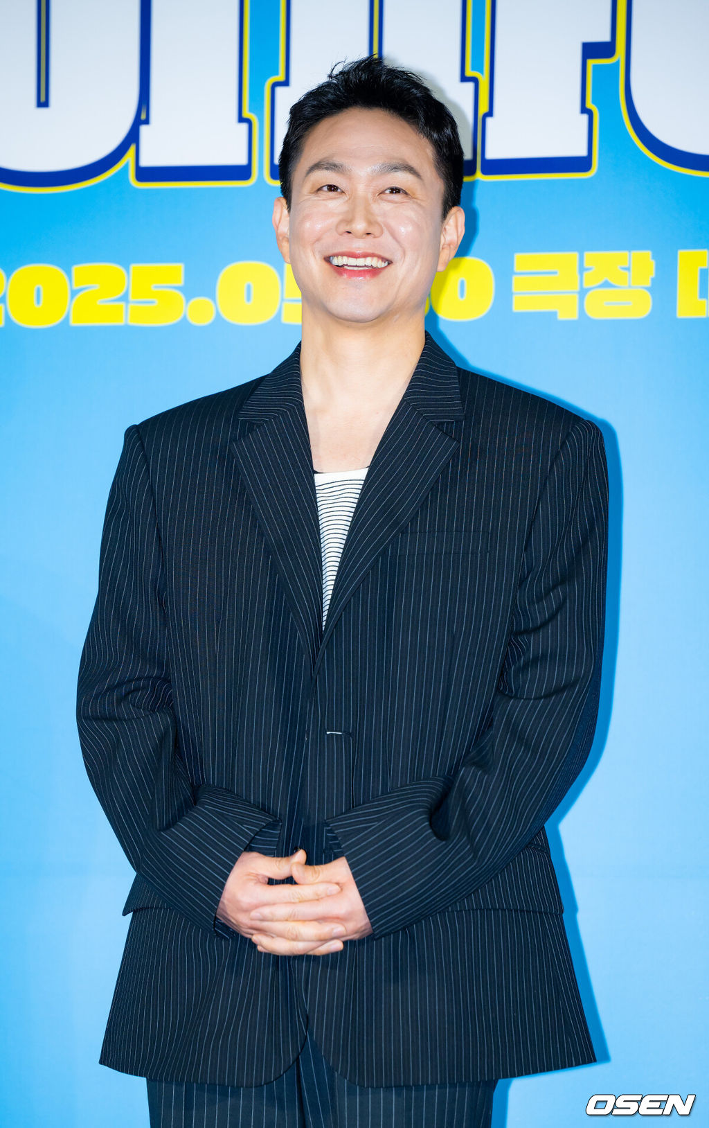 12일 서울 롯데시네마 건대입구에서 영화 '하이파이브' 제작보고회가 열렸다.'하이파이브'(강형철 감독)는 장기이식으로 우연히 각기 다른 초능력을 얻게 된 다섯 명이 그들의 능력을 탐하는 자들과 만나 벌어지는 이야기를 그린 코믹 액션 활극으로 오는 30일 개봉예정이다.배우 오정세가 포토타임을 갖고 있다. 2025.05.12 /rumi@osen.co.kr