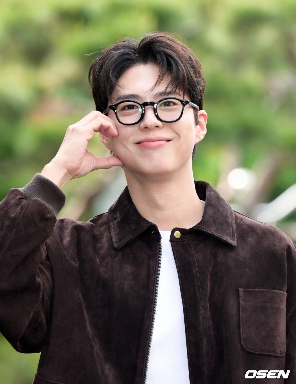 13일 오후 서울 여의도 KBS 신관에서 KBS 2TV '더 시즌즈 - 박보검의 칸타빌레' 녹화가 진행됐다.이날 녹화에는 가수 비비와 보이넥스트도어가 참여했다.배우 박보검이 촬영장으로 향하고 있다. 2025.05.13 /cej@osen.co.kr