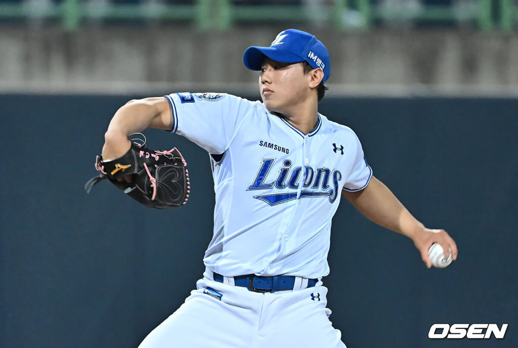 13일 포항야구장에서 2025 신한 SOL 뱅크 KBO 리그 삼성 라이온즈와 키움 히어로즈의 경기가 열렸다. 홈팀 삼성은 이승현이 선발로 출전하고, 방문팀 KT는 헤이수스가 선발로 출전했다.삼성 라이온즈 배찬승이 역투하고 있다. 2025.05.13 / foto0307@osen.co.kr