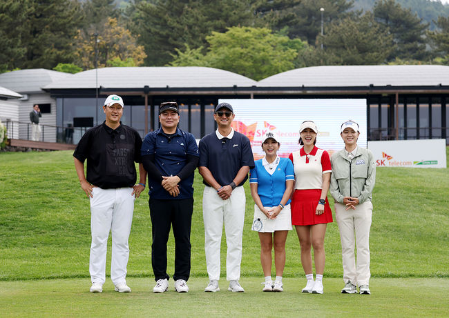한국프로골프(KPGA) 투어 ‘SK텔레콤 오픈 2025’의 사전 행사로 개최된 제4회 ‘SK텔레콤 채리티 오픈 2025 sponsored by 아메리칸 익스프레스(이하 ‘SK텔레콤 채리티 오픈’)’가 스포츠와 연예 분야 셀럽들의 뜨거운 기부 경쟁 속에 마무리됐다. / SK텔레콤