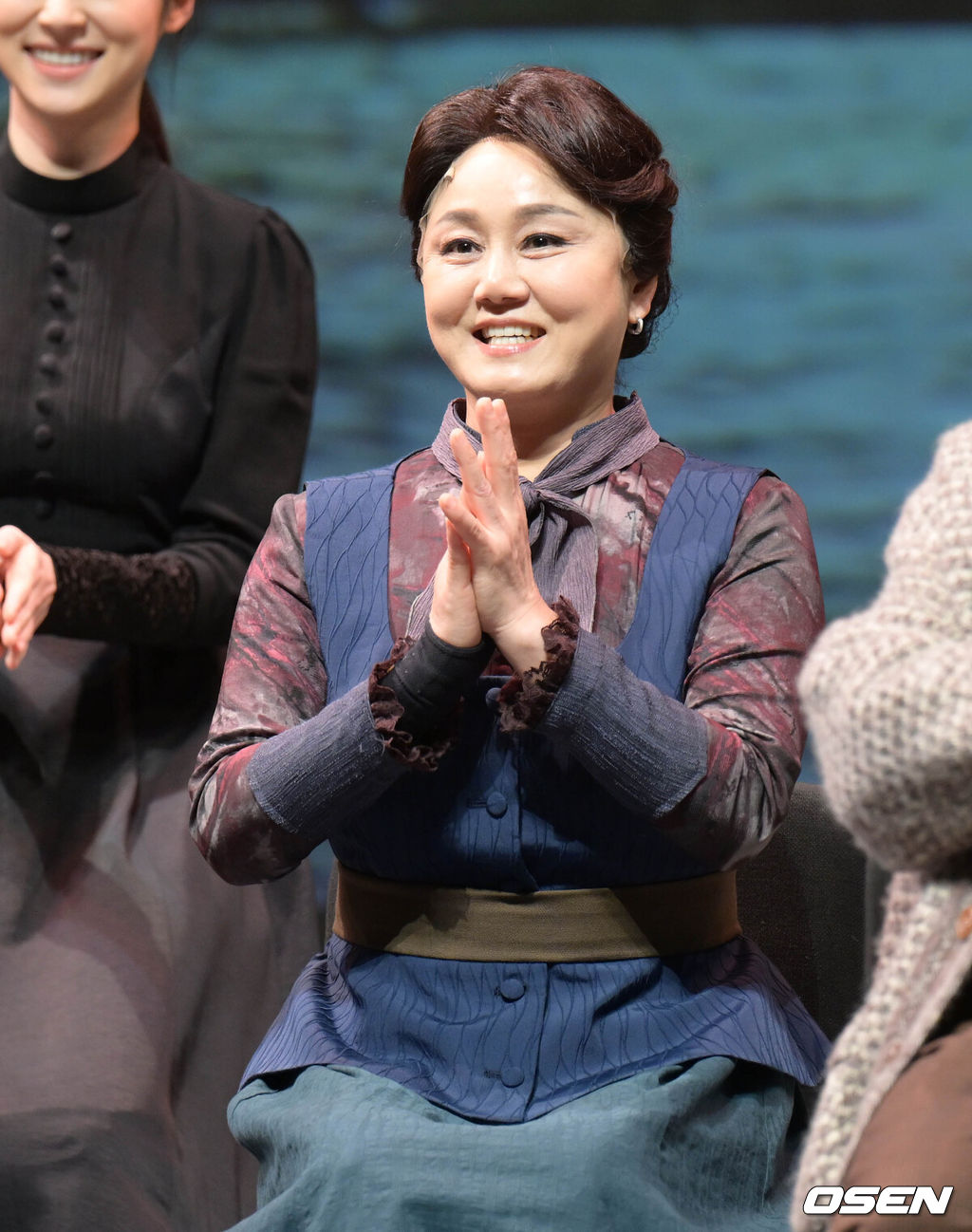 20일 오후 서울 광진구 유니버설 아트센터에서 연극 ‘갈매기’ 프레스콜이 열렸다.배우 이경실이 기자간담회에 참석하고 있다. 2022.12.20 /cej@osen.co.kr