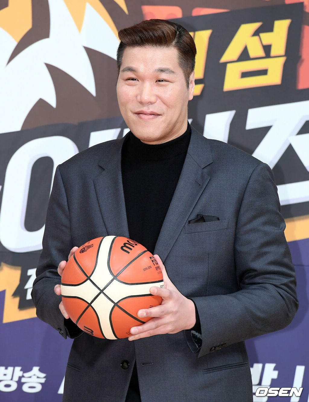 9일 오후 서울 양천구 목동 SBS 에서 SBS 새 예능 ‘진짜 농구, 핸섬타이거즈’ 제작발표회가 열렸다.방송인 서장훈이 포즈를 취하고 있다. /cej@osen.co.kr