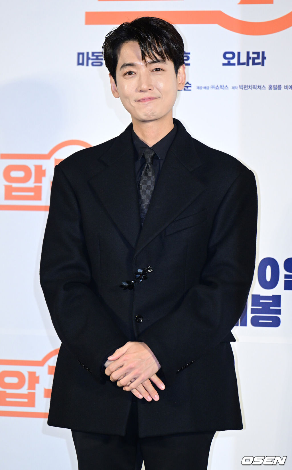 17일 오후 서울 용산구 한강대로 CGV 용산아이파크몰에서 영화 ‘압꾸정’ 제작발표회가 열렸다. 배우 정경호가 포토타임을 갖고 있다. 2022.11.17 /ksl0919@osen.co.kr