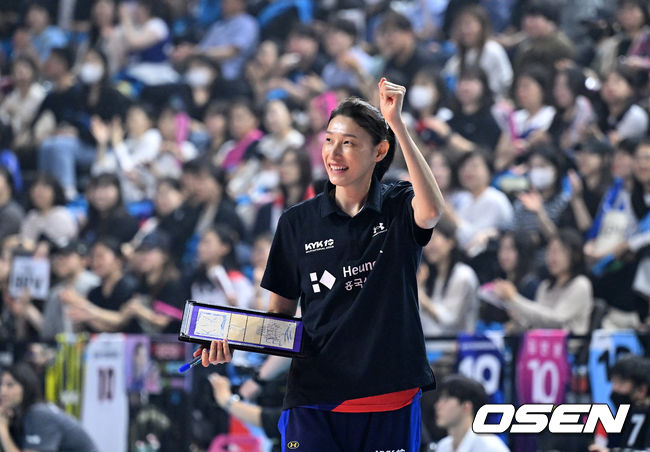 18일 오후 인천 삼산월드체육관에서 ‘KYK 인비테이셔널 2025’가 열렸다. KYK 인비테이셔널은 김연경이 직접 초청한 세계 정상급 선수들이 한자리에 모이는 배구 이벤트 매치이다. 2025.05.18 /sunday@osen.co.kr