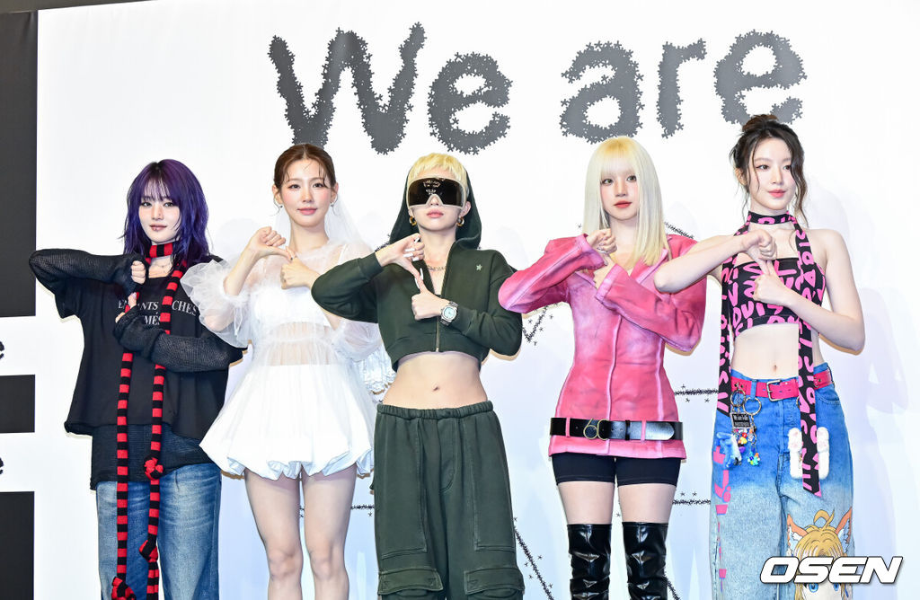 19일 오후 서울 역삼동 조선팰리스 강남에서 아이들 미니 8집 'We are' 기자간담회가 열렸다.'We are'에는 타이틀곡 'Good Thing', 선공개곡 'Girlfriend'를 비롯해 'Love Tease', 'Chain', 'Unstoppable', '그래도 돼요' 등 총 여섯 개의 트랙이 수록됐다. '우리'로 새로운 시작을 알리는 앨범답게 아이들 멤버 전원이 참여해 의미를 더했다.아이들이 포즈를 취하고 있다. 2025.05.19 /jpnews@osen.co.kr