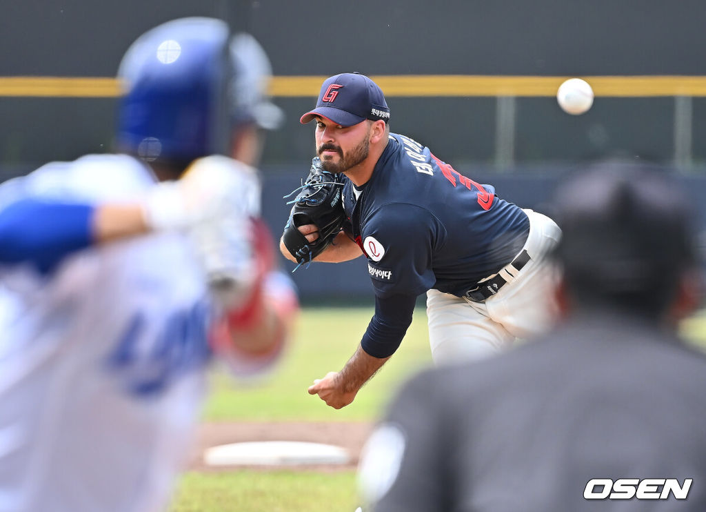 21일 경산 삼성라이온즈볼파크에서 2025 KBO 퓨처스리그 삼성 라이온즈와 롯데 자이언츠의 경기가 열렸다. 홈팀 삼성은 최예한이, 방문팀 롯데는 감보아가 선발 출전했다. 롯데 자이언츠 새 외국인 투수 감보아가 선발로 출전해 역투하고 있다. 2025.05.21 / foto0307@osen.co.kr