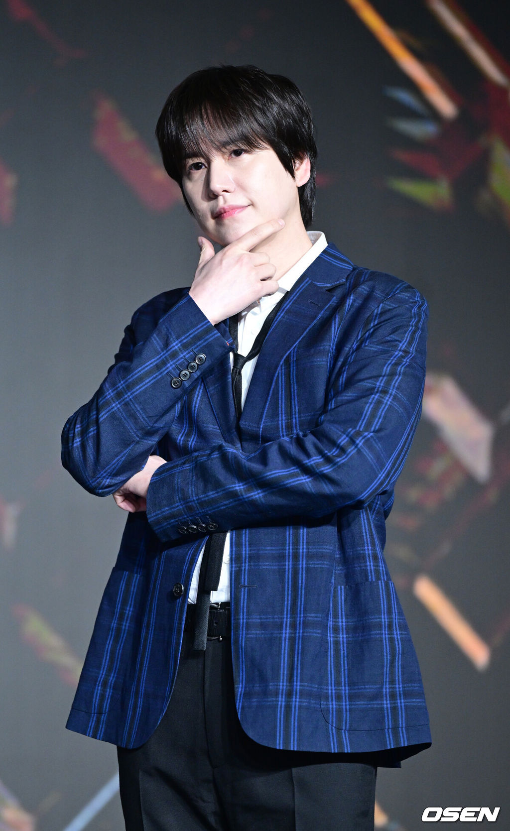 29일 오전 서울 마포동 호텔나루 엠갤러리에서 넷플릭스 ‘데블스 플랜: 데스룸’ 제작발표회가 열렸다. ‘데블스 플랜: 데스룸’은 다양한 직업군의 플레이어가 7일간 합숙하며 최고의 브레인을 가리는 두뇌 서바이벌 게임이다.가수 규현이 포토타임을 하고 있다. 2025.04.29 / dreamer@osen.co.kr
