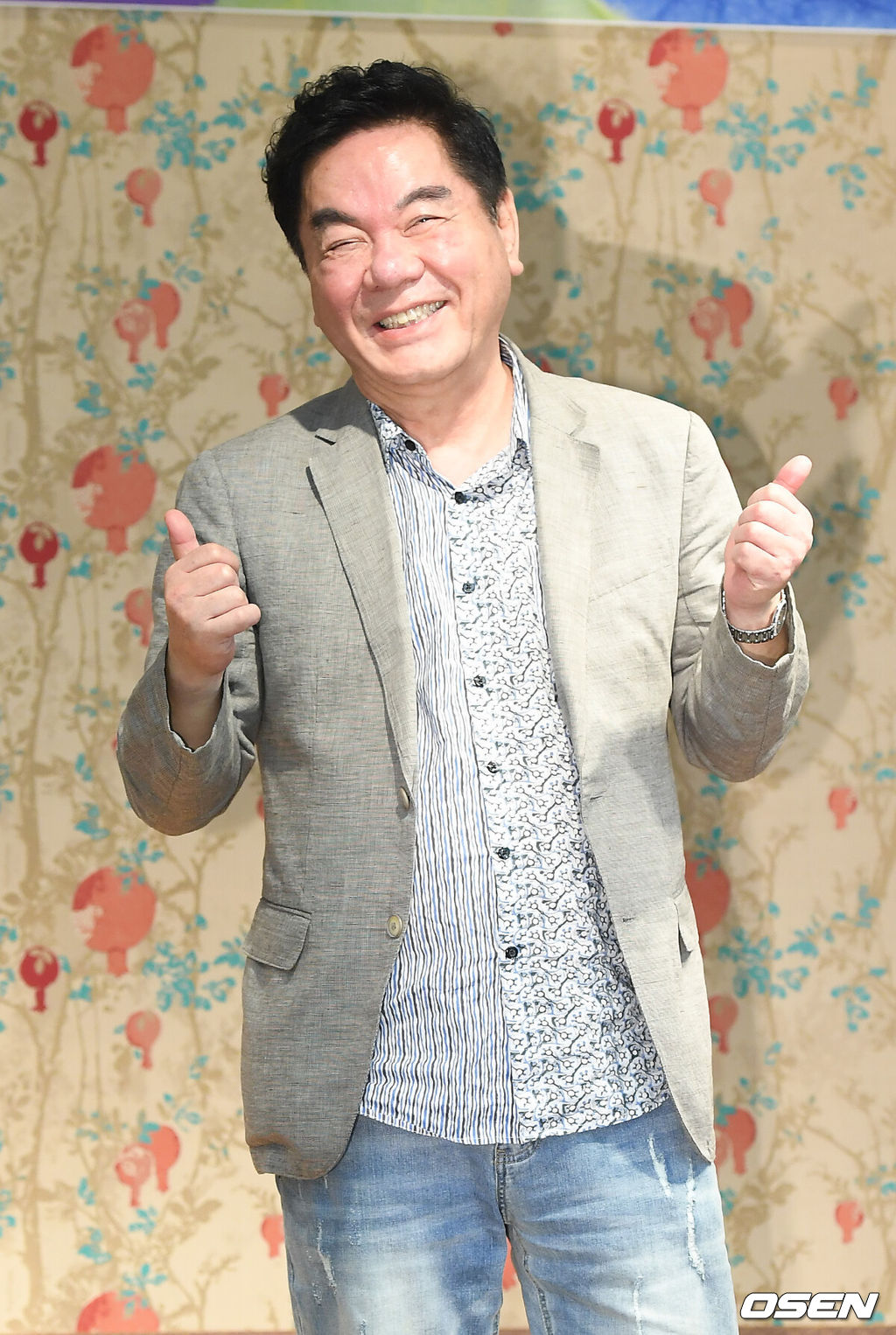 '마당놀이 뺑파' 제작발표회가 27일 오전 서울 중구 한국의 집에서 열렸다.심형래가 포토타임을 갖고 있다. / youngrae@osen.co.kr