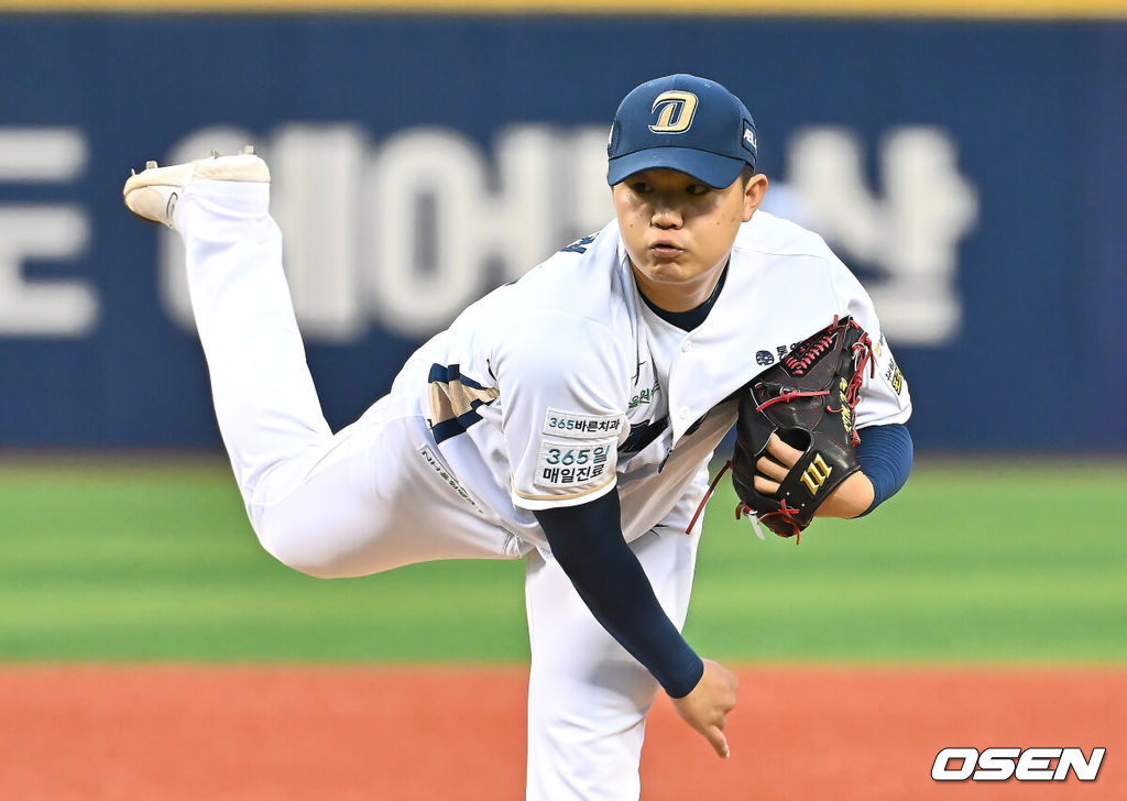 22일 울산 문수야구장에서 2025 신한 SOL 뱅크 KBO 리그 NC 다이노스와 한화 이글스의 경기가 열렸다. 홈팀 NC는 김녹원이, 방문팀 한화는 폰세가 선발로 나섰다.NC 다이노스 선발 투수 김녹원이 역투하고 있다. 2025.05.22 / foto0307@osen.co.kr