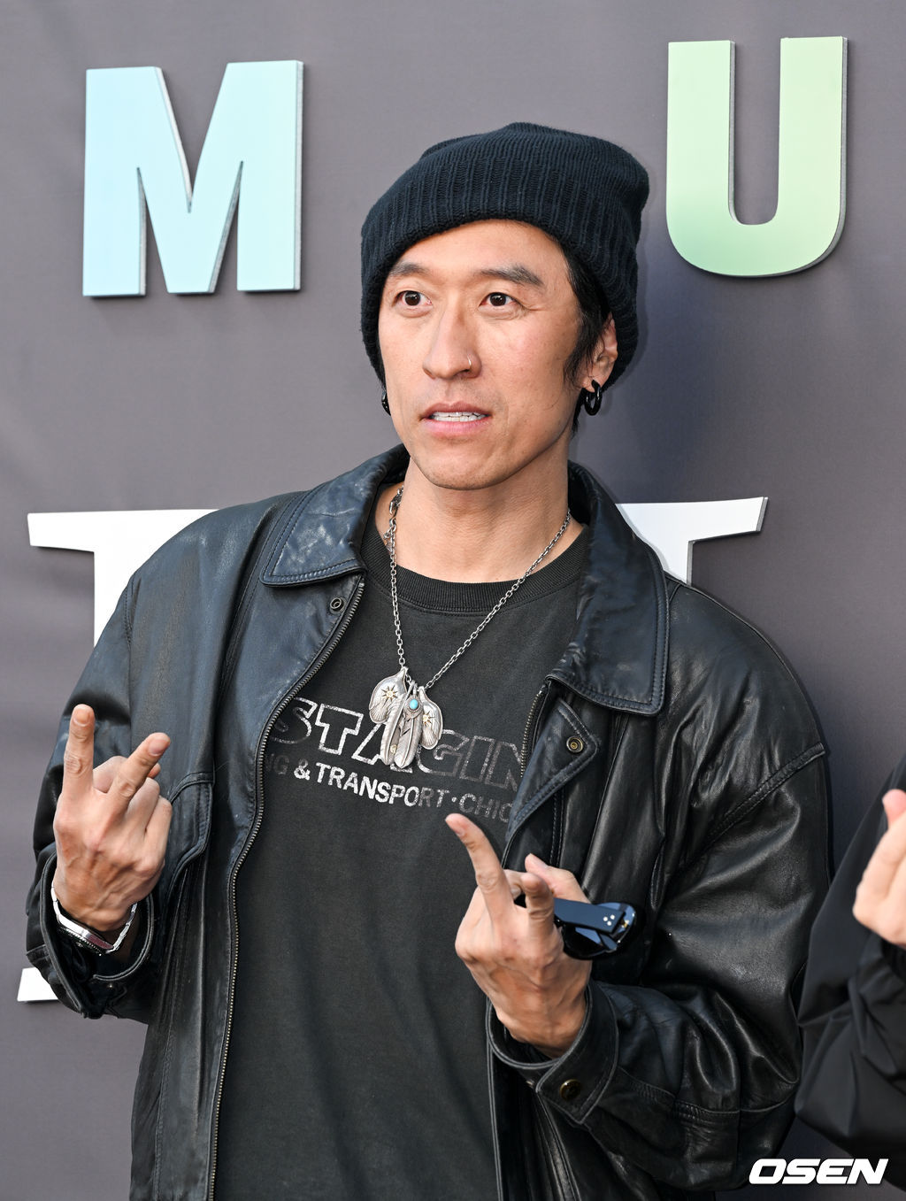전시 '문도 픽사: 픽사, 상상의 세계로' 레드카펫 행사가 7일 서울 성동구 성수문화예술마당에서 열렸다.이번 전시의 이름 ‘문도’는 스페인어로 세계를 뜻한다. 즉 픽사의 세계인 셈이다. 다음달 29일까지 열린다.가수 빽가가 포즈를 취하고 있다. 2025.05.07 /cej@osen.co.kr