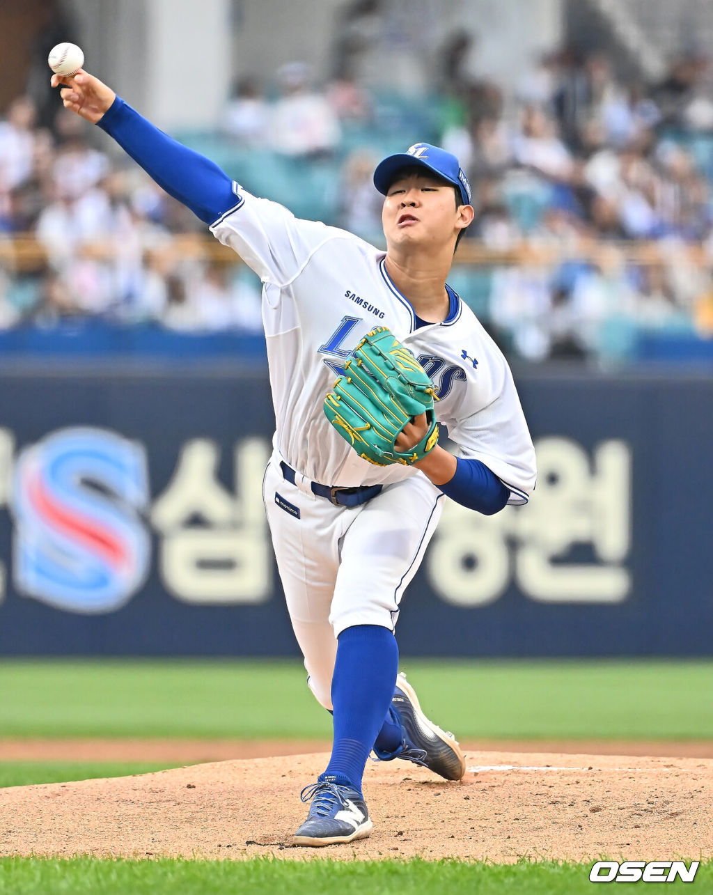 23일 대구삼성라이온즈파크에서 2025 신한 SOL 뱅크 KBO 리그 삼성 라이온즈와 KIA 타이거즈의 경기가 열렸다. 홈팀 삼성은 황동재가, 방문팀 KIA는 네일이 선발 출전했다. 삼성 라이온즈 선발 투수 황동재가 역투하고 있다. 2025.05.23 / foto0307@osen.co.kr