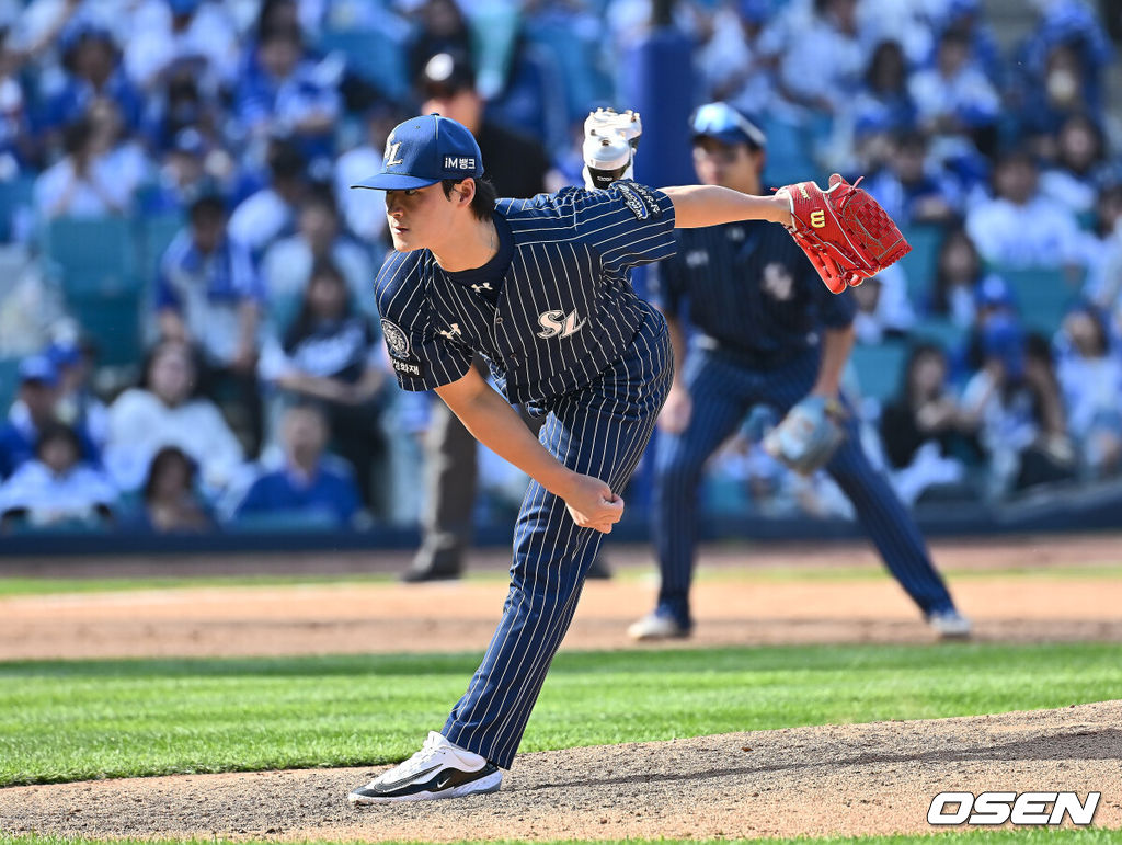 25일 대구삼성라이온즈파크에서 2025 신한 SOL 뱅크 KBO 리그 삼성 라이온즈와 KIA 타이거즈의 경기가 열렸다. 홈팀 삼성은 원태인이, 방문팀 KIA는 윤영철이 선발 출전했다. 삼성 라이온즈 이호성이 역투하고 있다. 2025.05.25 / foto0307@osen.co.kr