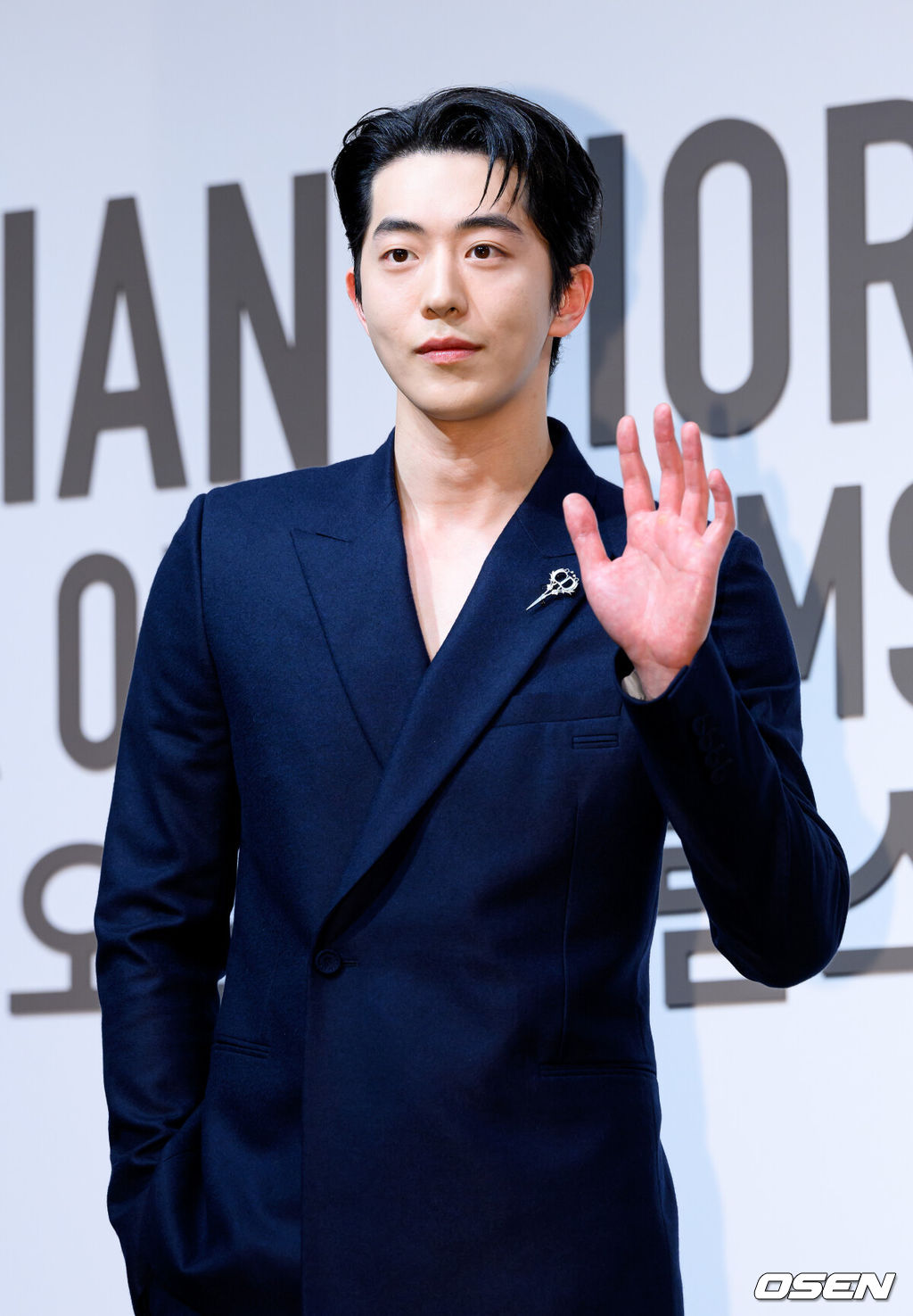 18일 오후 서울 ​​동대문디자인플라자 아트홀에서 Christian Dior: Designer of Dreams 전시 포토콜 행사가 열렸다.이날 행사에는 블랙핑크 지수, 한소희, 김연아, 조이현, 김민주, 노정의 ,MEOVV 나린, 세븐틴 민규, 남주혁, 로몬, TXT, 기은세, 박희정, 배윤영, 아이린 킴, 차준환, 장성우, 홍태준 참석해 자리를 빛냈다. 배우 남주혁이 포토타임을 가지고 있다. 2025.04.18 /sunday@osen.co.kr