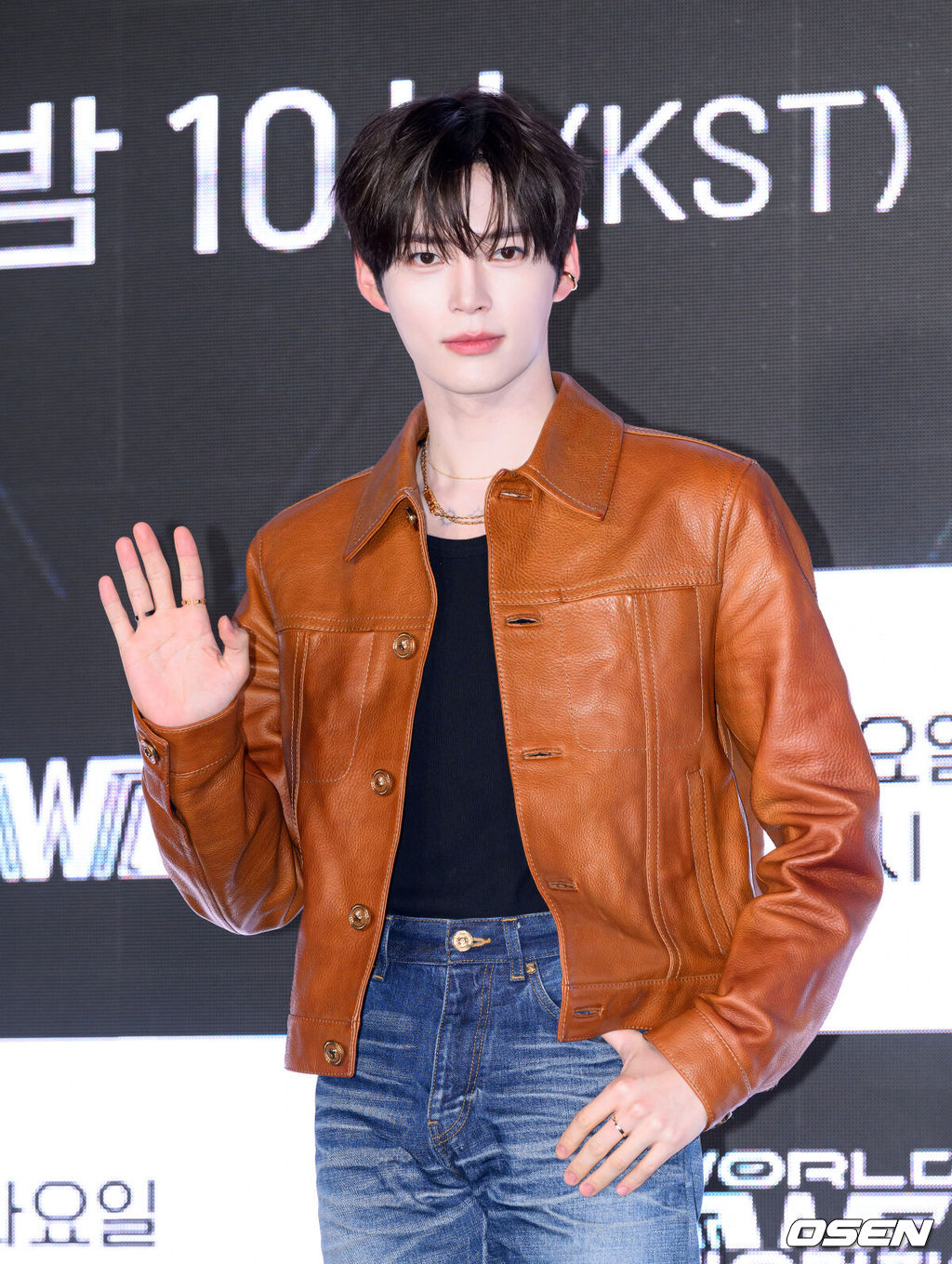 27일 오전 서울 강남구 SJ쿤스트할레에서 Mnet ‘월드 오브 스트릿 우먼 파이터’ 제작발표회가 열렸다.‘월드 오브 스우파’는 Mnet 메가 히트작 ‘스트릿 우먼 파이터’의 세 번째 시즌으로, 한국을 포함해 뉴질랜드, 미국, 일본, 호주까지 총 5개국 국가대항전으로 시청자들을 만날 예정이다. Mnet ‘월드 오브 스우파’는 오는 5월 27일(화) 오후 10시 첫 방송된다. 제로베이스원 성한빈이 포토타임을 가지고 있다. 2025.05.27 /sunday@osen.co.kr