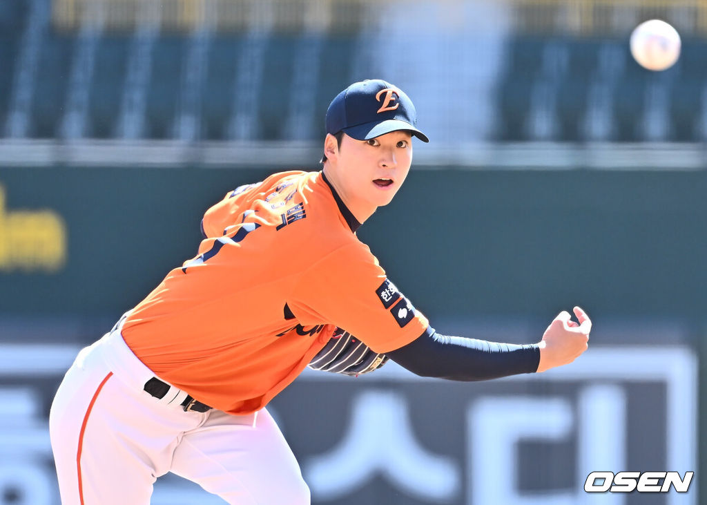 한화 엄상백. 2025.03.14 / foto0307@osen.co.kr
