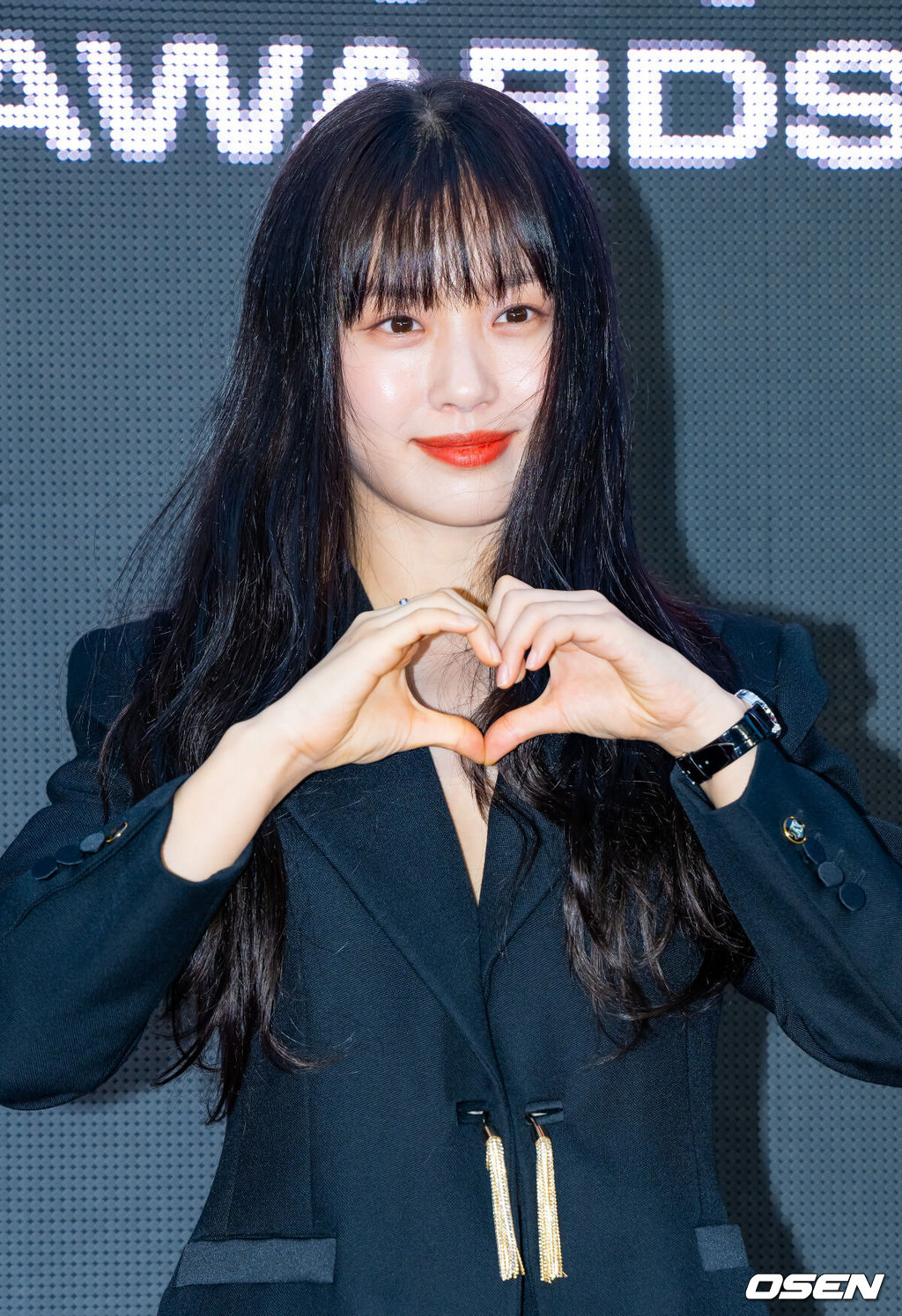 17일 오후 서울 성수동 에스팩토리에서 엘르 스타일 어워즈 포토콜 행사가 열렸다이 자리에는 배우 하정우, 이하늬, 이제훈, 고민시, 안보현, 임지연, 이수혁, 가수 CL, 성시경, 장기하, 에이티즈 산, 가수 겸 배우 혜리 등이 참석했다.배우 고민시가 포즈를 취하고 있다. 2024.10.17 / rumi@osen.co.kr