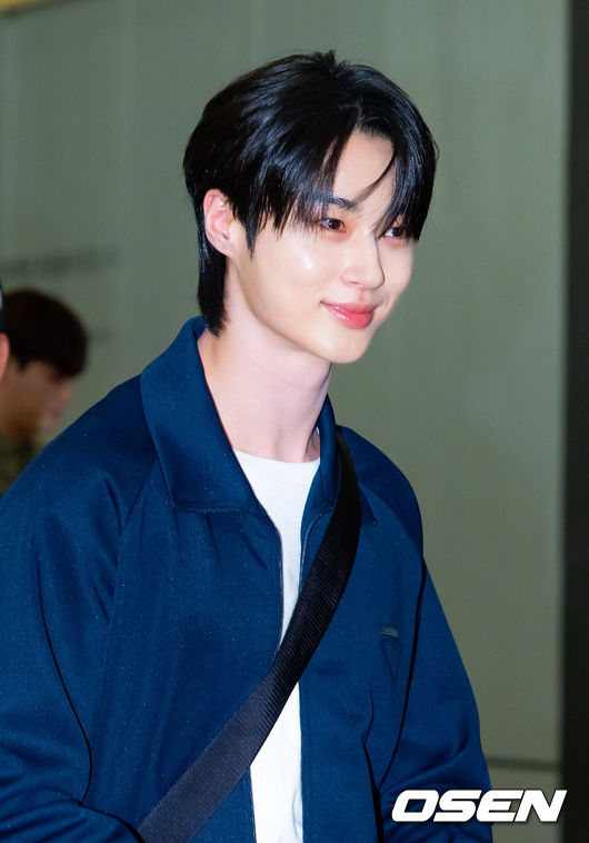 배우 변우석이 28일 김포공항을 통해 일본 도쿄로 출국했다.