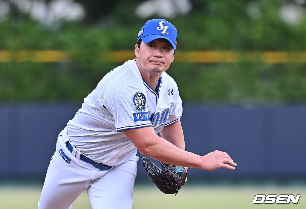 21일 경산 삼성라이온즈볼파크에서 2025 KBO 퓨처스리그 삼성 라이온즈와 롯데 자이언츠의 경기가 열렸다. 홈팀 삼성은 최예한이, 방문팀 롯데는 감보아가 선발 출전했다. 삼성 라이온즈 오승환이 역투하고 있다. 2025.05.21 / foto0307@osen.co.kr
