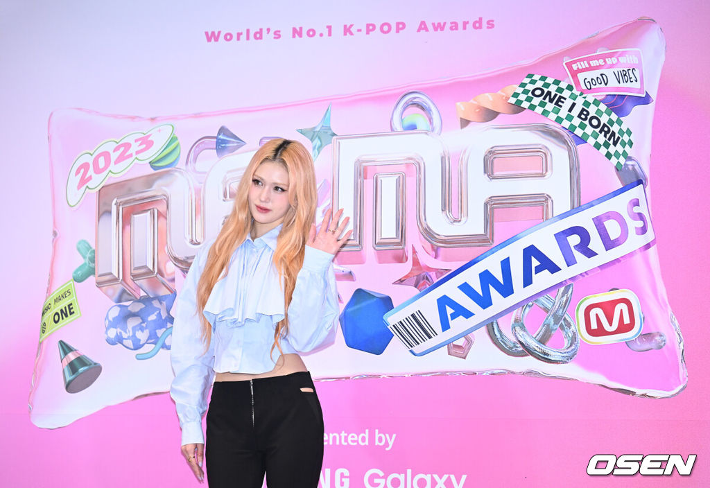 8일 오전 서울 강남구 논현동 SJ쿤스트할레에서 ‘2023 MAMA AWARDS’ 미디어데이가 열렸다. 가수 전소미가 취재진을 향해 포즈를 취하고 있다. 2023.11.08 / ksl0919@osen.co.kr