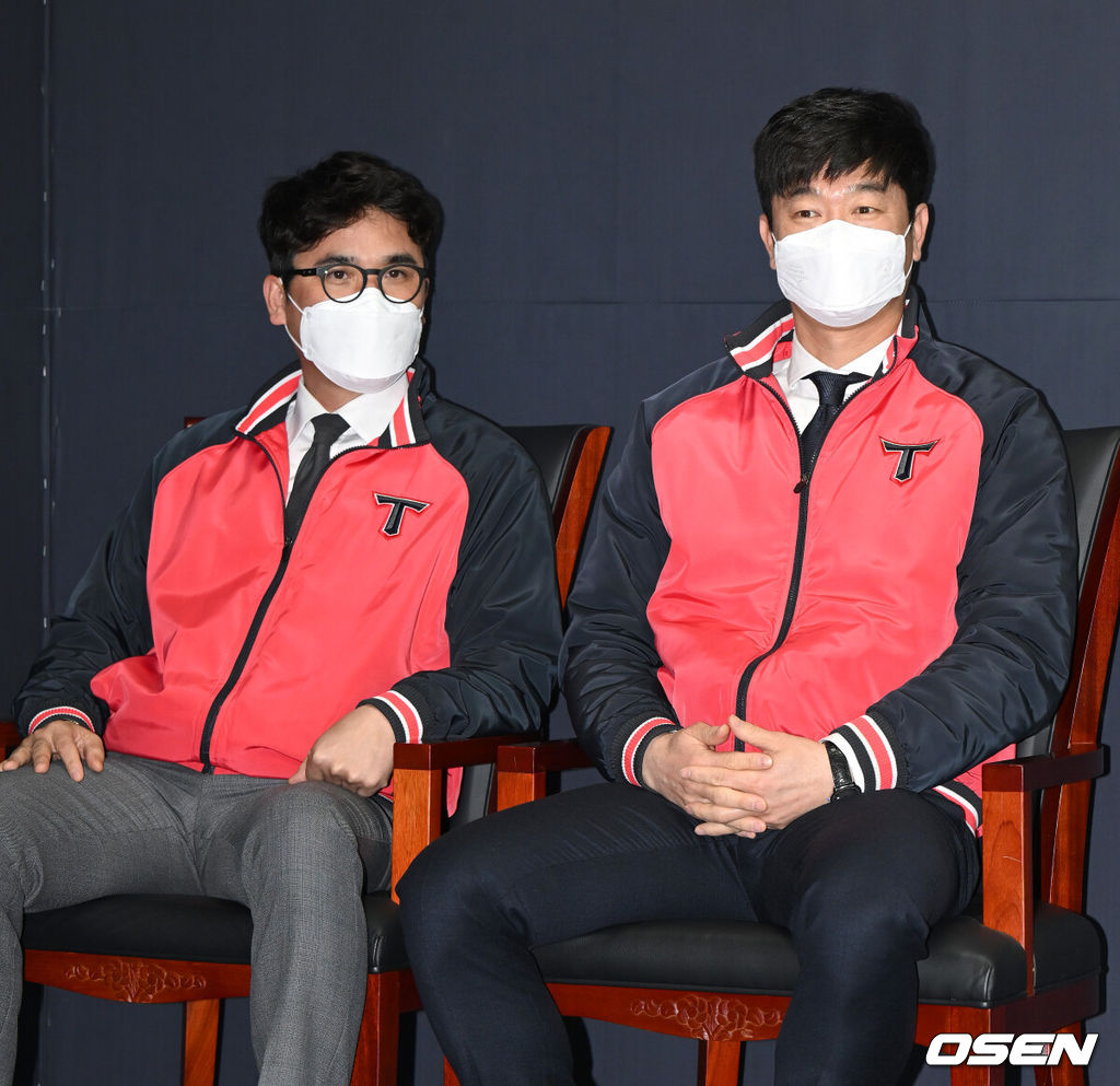 KIA 장정석 전 단장과 김종국 전 감독. 2022.01.19 /sunday@osen.co.kr