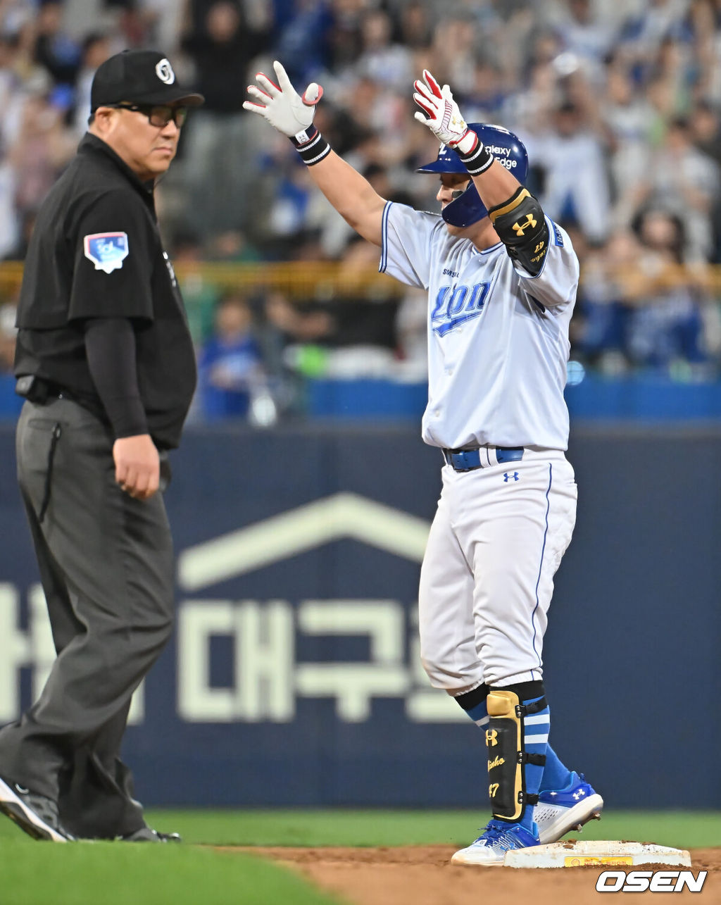 29일 대구삼성라이온즈파크에서 2025 신한 SOL 뱅크 KBO 리그 삼성 라이온즈와 롯데 자이언츠의 경기가 열렸다. 홈팀 삼성은 최원태가, 방문팀 롯데는 박세웅이 선발 출전했다. 삼성 라이온즈 강민호가 5회말 2사 1,2루 우익수 오른쪽 역전 2타점 2루타를 치고 세리머니를 하고 있다. 2025.05.29 / foto0307@osen.co.kr