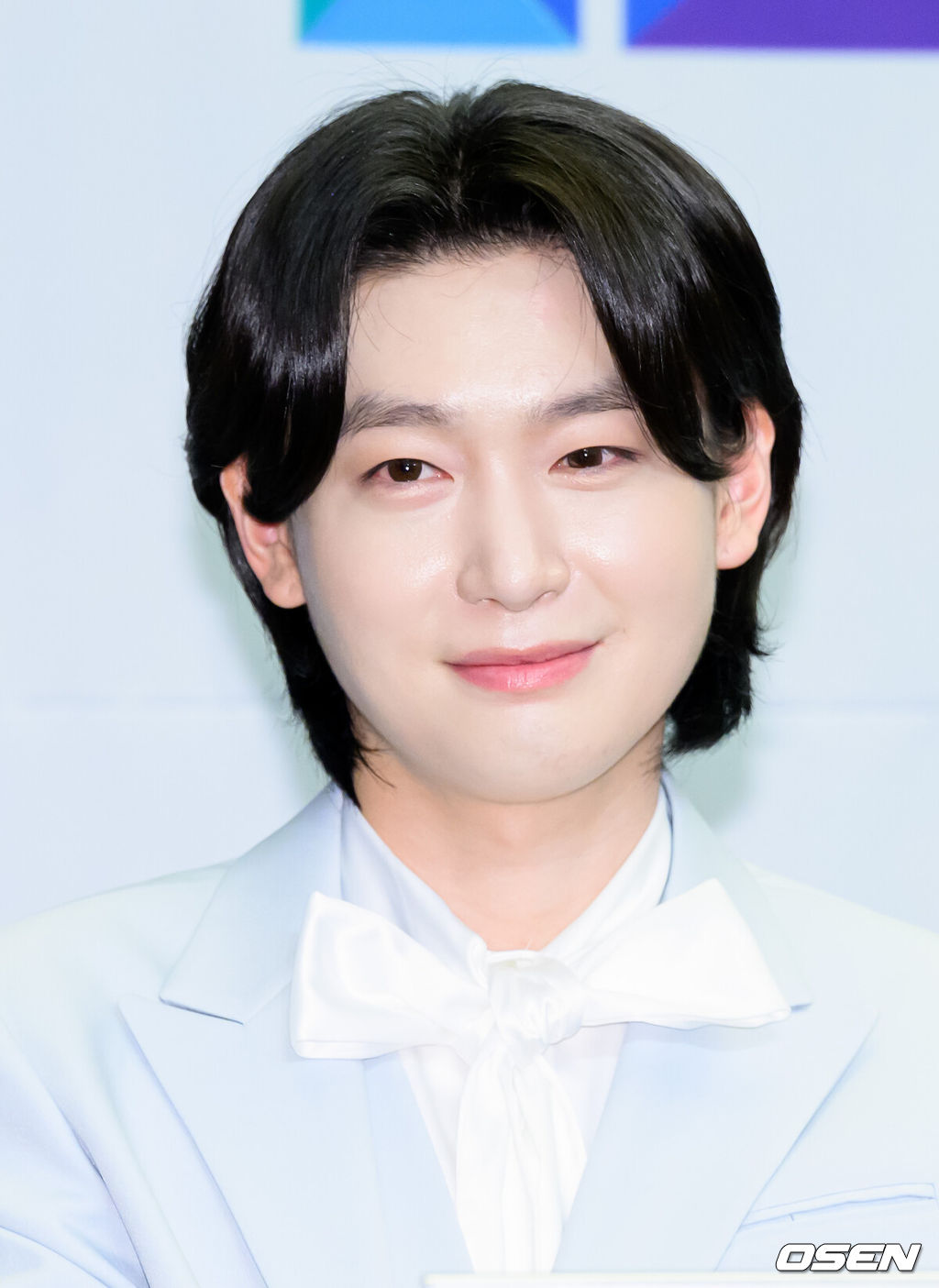 24일 스탠포드호텔 서울에서 TV조선 ‘미스터트롯3’ TOP7 기자간담회가 열렸다.'미스터트롯3'은 지난해 12월 19일부터 올해 3월 13일까지 방영됐다. 마지막화 시청률 19.1%를 기록하며 성황리에 종영했다. TOP7의 첫 공식 활동인 '미스터트롯3 갈라쇼' 1회는 시청률 9.7%로 지상파, 종편, 케이블 포함 동시간대 시청률 1위를 기록했다.미스터트롯3 TOP7 김용빈이 취재진의 질문을 듣고 있다. 2025.03.24 / sunday@osen.co.kr
