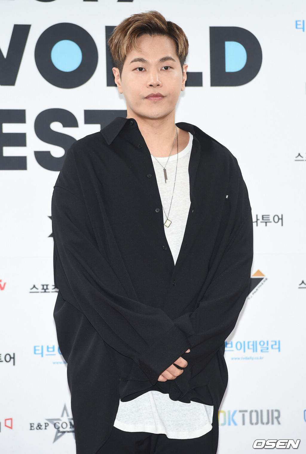18일 오후 서울 송파구 방이동 올림픽공원 SK핸드볼경기장에서 '2019 케이월드 페스타 K-소울 콘서트' 포토월 행사가 진행됐다.나윤권이 포즈를 취하고 있다./ soul1014@osen.co.kr
