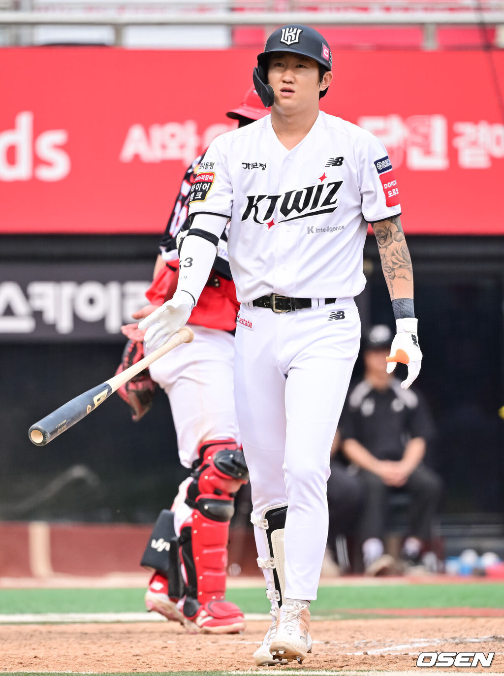 31일 오후 수원 KT 위즈 파크에서 ‘2025 신한 SOL BANK KBO리그’ KT 위즈와 KIA 타이거즈의 경기가 진행됐다.이날 선발투수로 KT는 소형준을, KIA는 윤영철을 선발투수로 내세웠다.7회말 1사 KT 김민혁이 볼넷으로 출루하고 있다. 2025.05.31 / soul1014@osen.co.kr