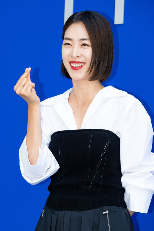 6일 오후 서울 서초구 잠원동 서울웨이브아트센터에서 타임 23FW 컬렉션 행사가 열렸다.<br /><br />배우 이연희가 포토월에서 포즈를 취하고 있다. 2023.07.06 /rumi@osen.co.kr