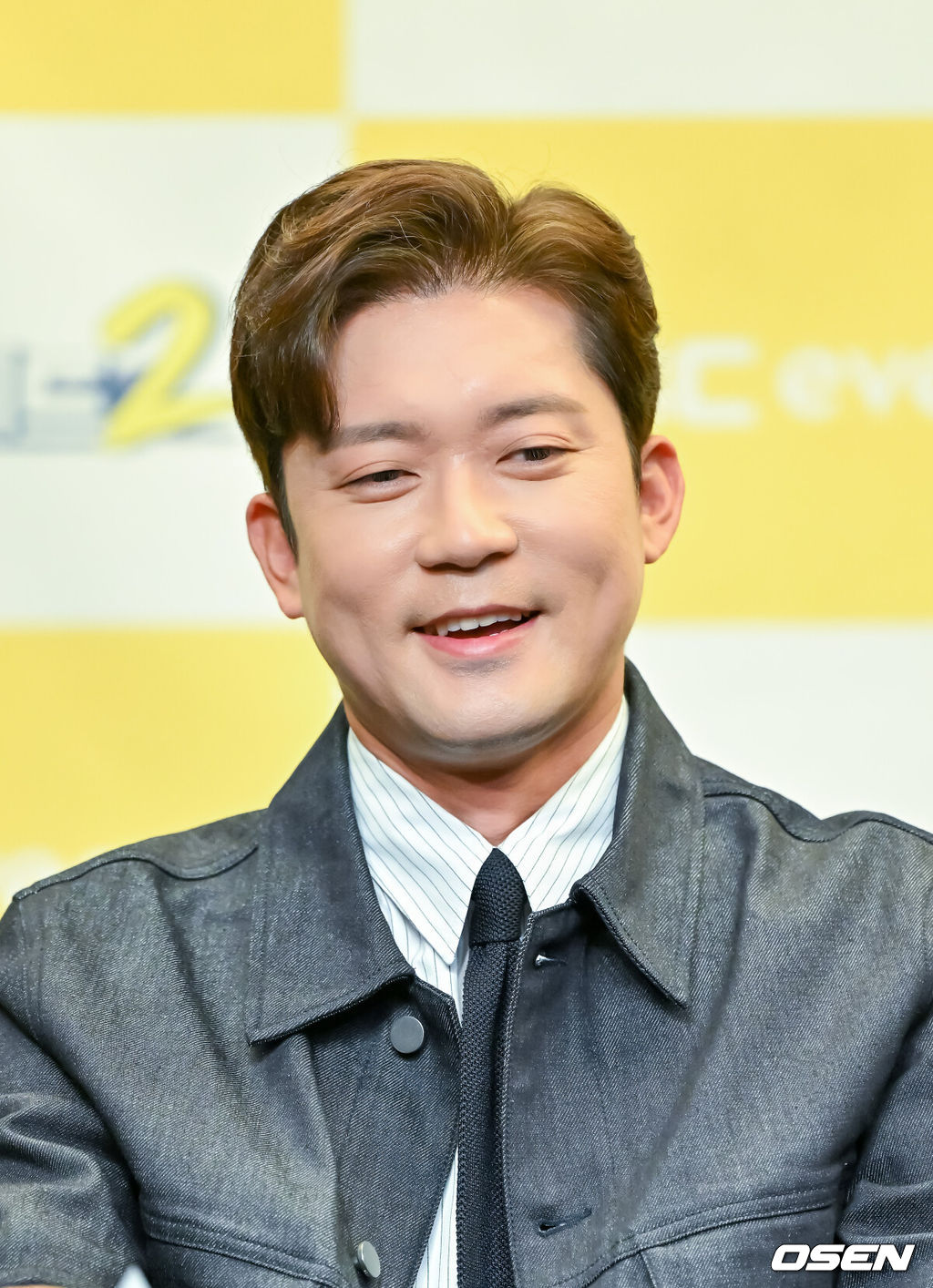 8일 오후 서울 상암동 스탠포드호텔에서 MBC에브리원 새 예능 ‘위대한 가이드 시즌2’ 제작발표회가 진행됐다.'위대한 가이드2'는 한국 생활 경험이 풍부한 외국인이 여행객들에게 현지 정보와 숨겨진 명소를 소 개하는 리얼 버라이어티 프로그램으로, 이번 시즌에서는 박명수, 김대호 그리고 최다니엘 세 사람이 아프리카 르완다 방문기를 선보일 예정이다.김대호가 미소 짓고 있다.   2025.04.08 / soul1014@osen.co.kr