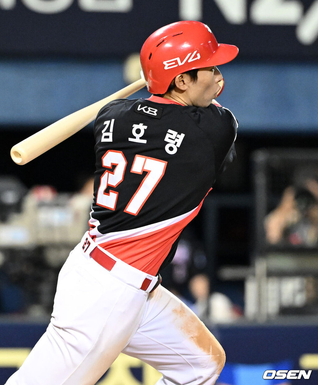 3일 오후 서울 잠실야구장에서 2025 신한 SOL Bank KBO리그 두산 베어스와 KIA 타이거즈의 경기가 열렸다.두산은 곽빈, KIA는 양현종을 선발 투수로 내세웠다.9회초 1사에서 KIA 김호령이 좌전 안타를 치고 있다. 2025.06.03 /sunday@osen.co.kr