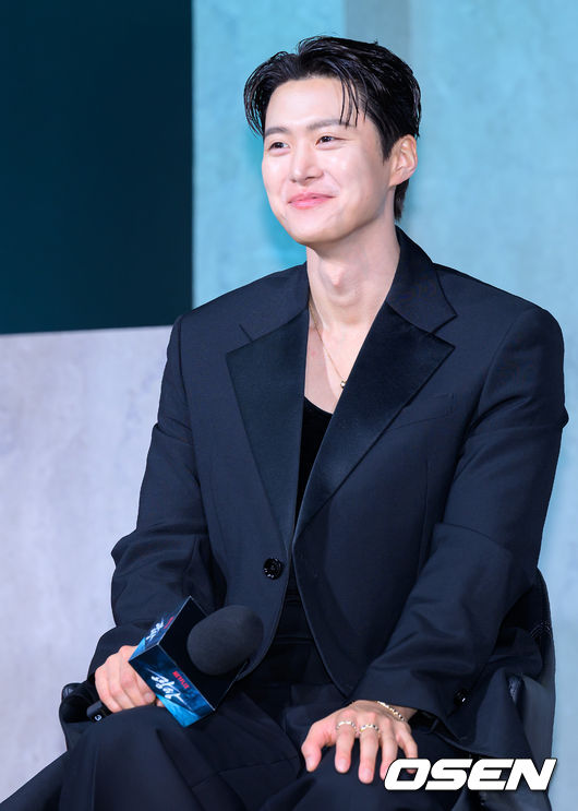 5일 서울 중구 앰배서더 서울 풀만 호텔 넷플릭스 시리즈 '광장' 제작발표회가 열렸다.
