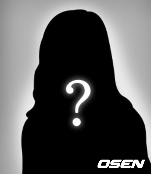 결혼 앞둔 뮤지컬 男배우, 후배 동료와 속옷 사진 유출..제작사 “공연 하차” [Oh!쎈 이슈]