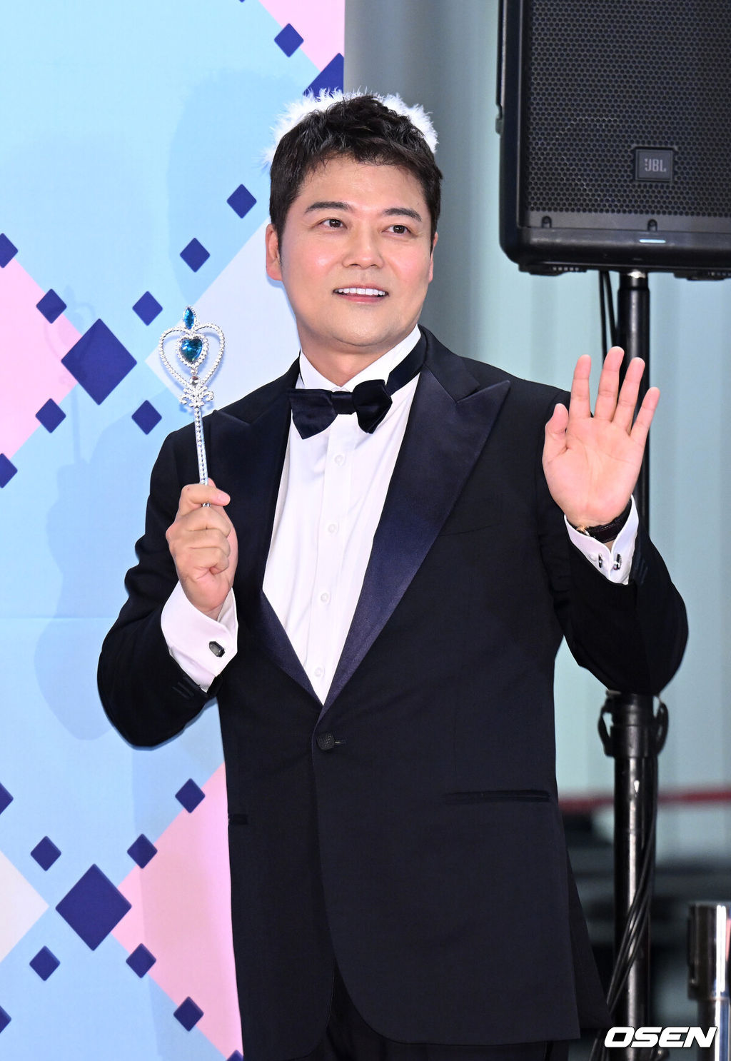 29일 오후 서울 상암 MBC 미디어센터에서 2022 MBC 방송연예대상 레드카펫 행사가 진행됐다.방송인 전현무가 레드카펫을 밟고 있다. 2022.12.29 /sunday@osen.co.kr