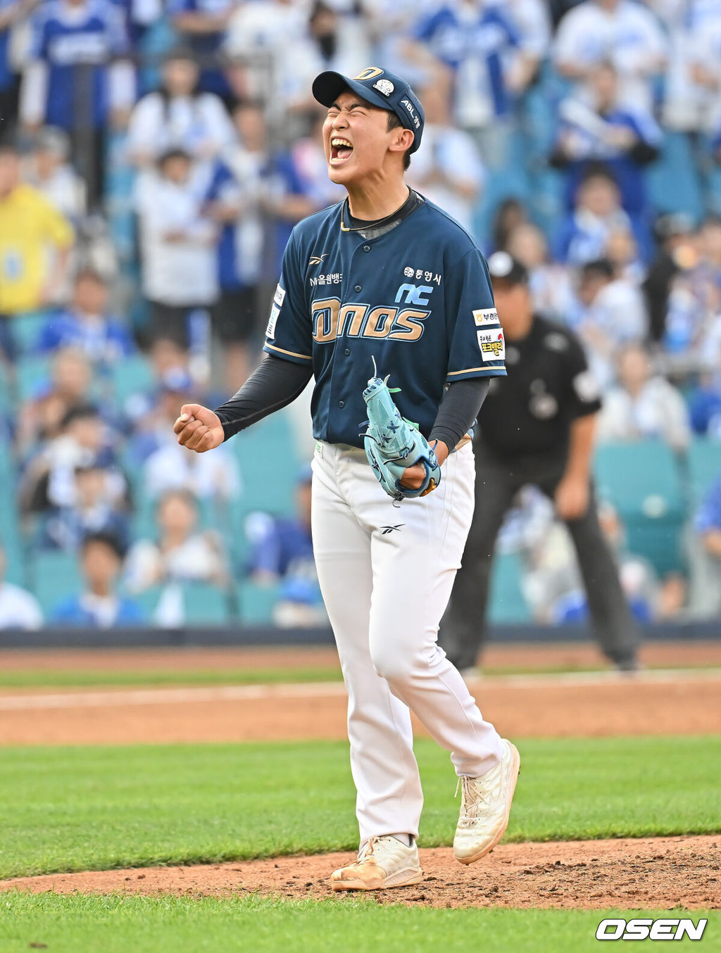 8일 대구삼성라이온즈파크에서 2025 신한 SOL 뱅크 KBO 리그 삼성 라이온즈와 NC 다이노스의 경기가 열렸다. 홈팀 삼성은 후라도가, 방문팀 NC는 신영우가 선발 출전했다. NC 다이노스 선발 투수 신영우가 5회말 2사 2루 삼성 라이온즈 이성규를 삼진으로 잡고 포효하고 있다. 2025.06.08 / foto0307@osen.co.kr