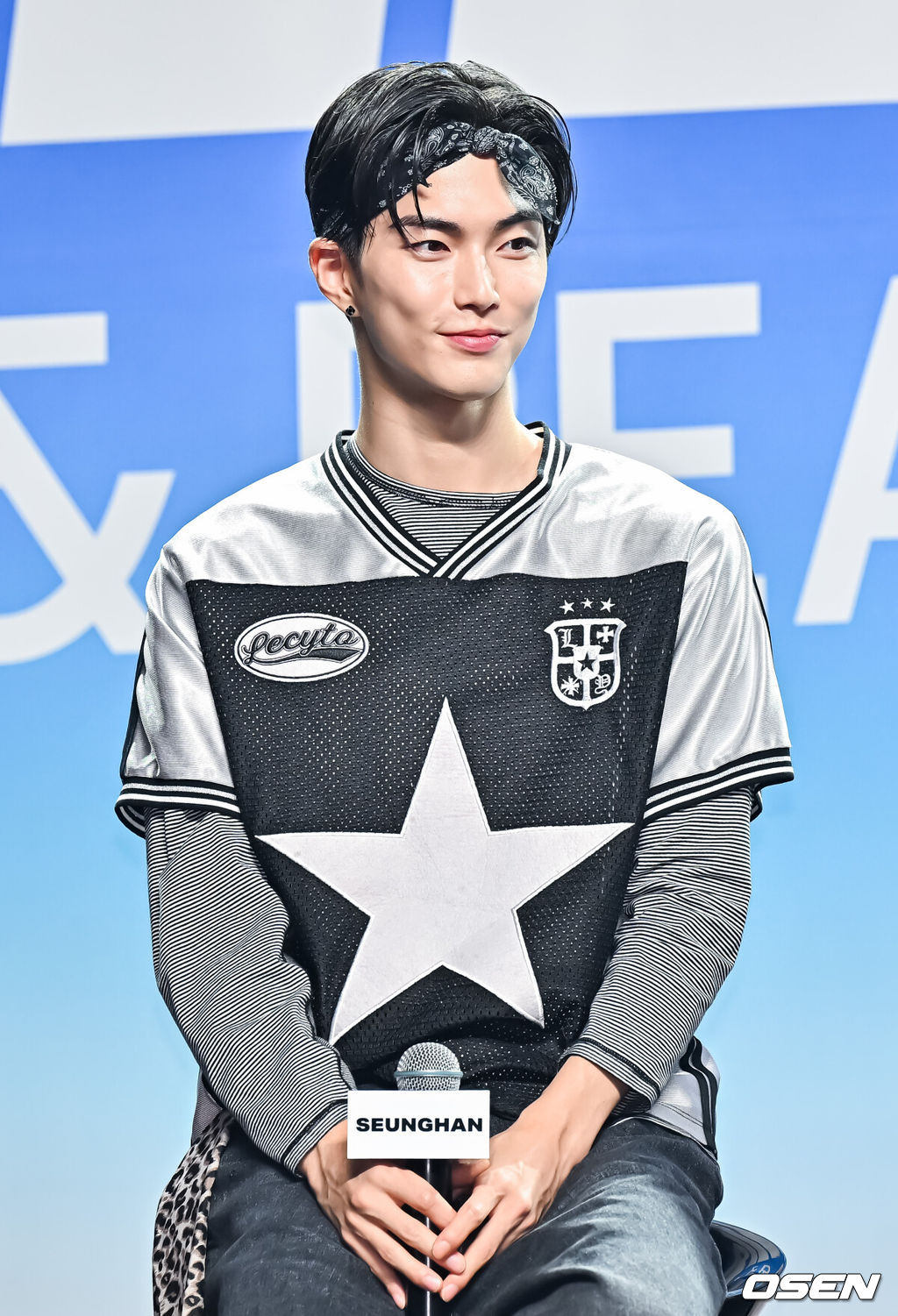 4일 오후 서울 한남동 블루스퀘어 마스터카드홀에서 'RIIZING DAY: RIIZE Premiere'(라이징 데이: 라이즈 프리미어) 행사가 진행됐다.  라이즈는 그룹명에 '성장하다(Rise)'와 '실현하다(Realize)'는 뜻의 영단어를 더해, '함께 성장하고 꿈을 실현해 나아가는 팀'이라는 의미를 담았으며, 맏형 쇼타로부터 은석, 성찬, 원빈, 승한, 소희, 막내 앤톤까지 실력과 비주얼을 겸비한 7인의 최정예 멤버로 구성되어 있다.그룹 라이즈 승한이 미소 짓고 있다.  2023.09.04  / soul1014@osen.co.kr