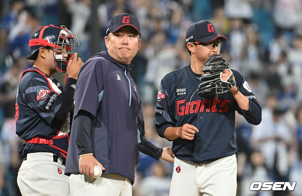 29일 대구삼성라이온즈파크에서 2025 신한 SOL 뱅크 KBO 리그 삼성 라이온즈와 롯데 자이언츠의 경기가 열렸다. 홈팀 삼성은 최원태가, 방문팀 롯데는 박세웅이 선발 출전했다. 롯데 자이언츠 박세웅이 6회말 교체되고 있다. 2025.05.29 / foto0307@osen.co.kr