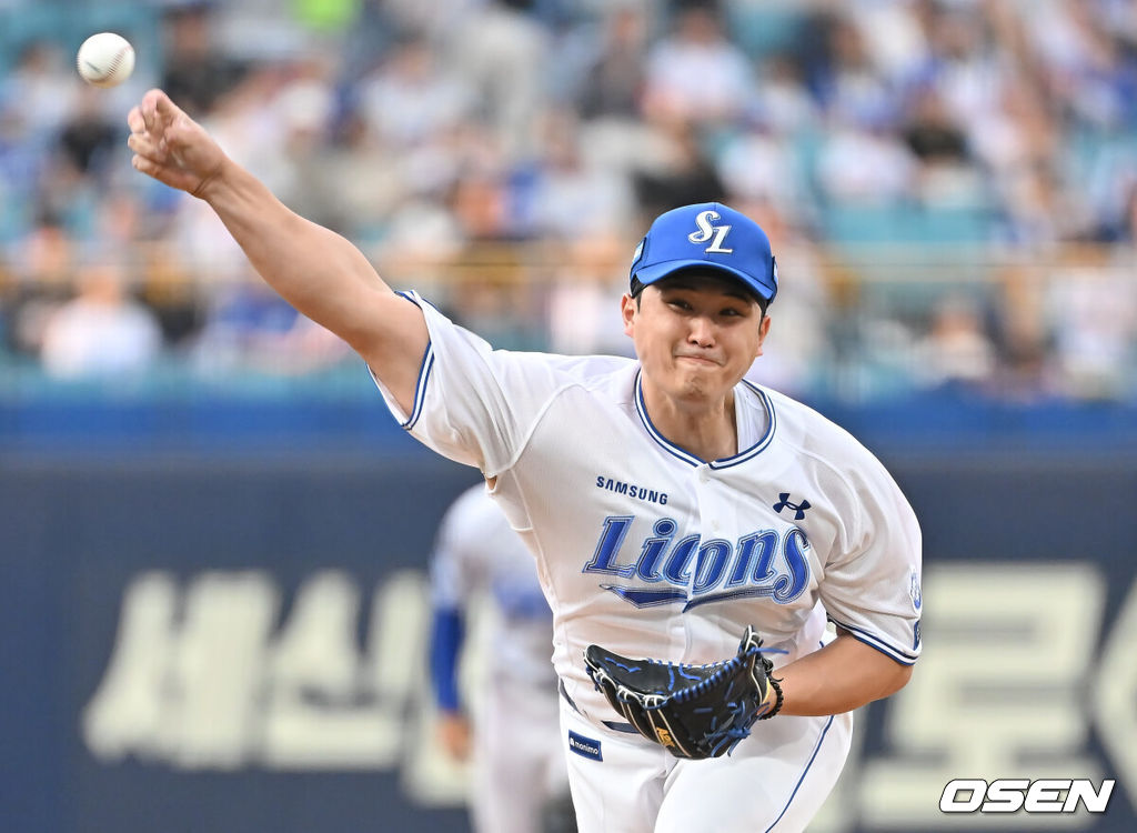29일 대구삼성라이온즈파크에서 2025 신한 SOL 뱅크 KBO 리그 삼성 라이온즈와 롯데 자이언츠의 경기가 열렸다. 홈팀 삼성은 최원태가, 방문팀 롯데는 박세웅이 선발 출전했다. 삼성 라이온즈 선발 투수 최원태가 역투하고 있다. 2025.05.29 / foto0307@osen.co.kr