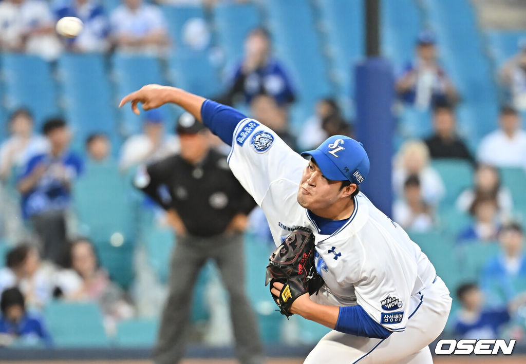 14일 대구삼성라이온즈파크에서 2025 신한 SOL 뱅크 KBO 리그 삼성 라이온즈와 KT 위즈의 경기가 열렸다. 홈팀 삼성은 후라도가, 방문팀 KT는 쿠에바스가 선발 출전했다. 삼성 라이온즈 김대호가 역투하고 있다. 2025.06.14 / foto0307@osen.co.kr
