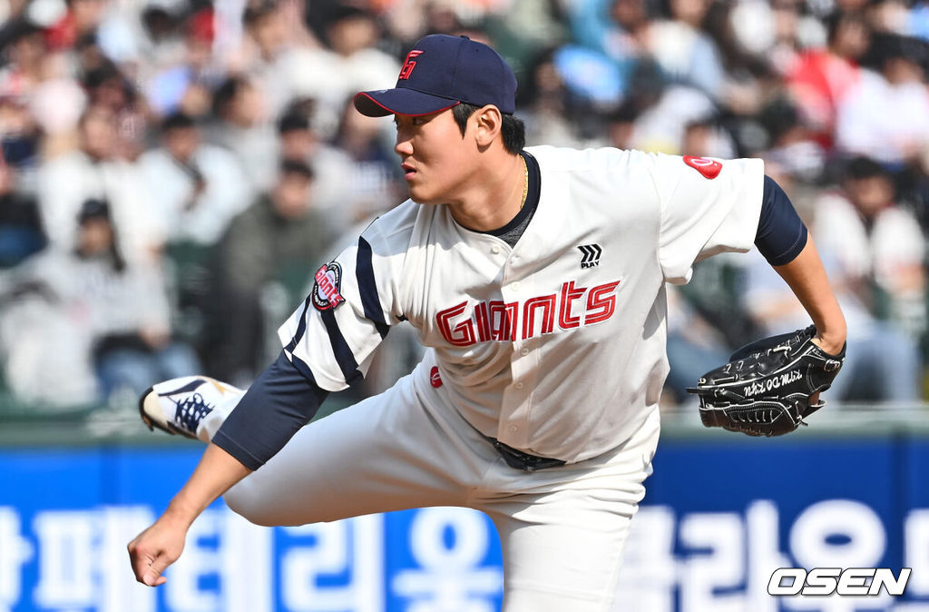 16일 부산 사직구장에서 2024 신한 SOL 뱅크 KBO 리그 롯데 자이언츠와 한화 이글스의 경기가 열렸다. 롯데 자이언츠 김도규가 역투하고 있다. 2024.03.16 / foto0307@osen.co.kr
