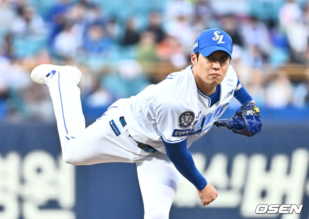4일 대구삼성라이온즈파크에서 2025 신한 SOL 뱅크 KBO 리그 삼성 라이온즈와 한화 이글스의 경기가 열렸다. 홈팀 삼성은 원태인이, 방문팀 한화는 와이스가 선발 출전했다. 삼성 라이온즈 선발 투수 원태인이 역투하고 있다. 2025.04.04 / foto0307@osen.co.kr