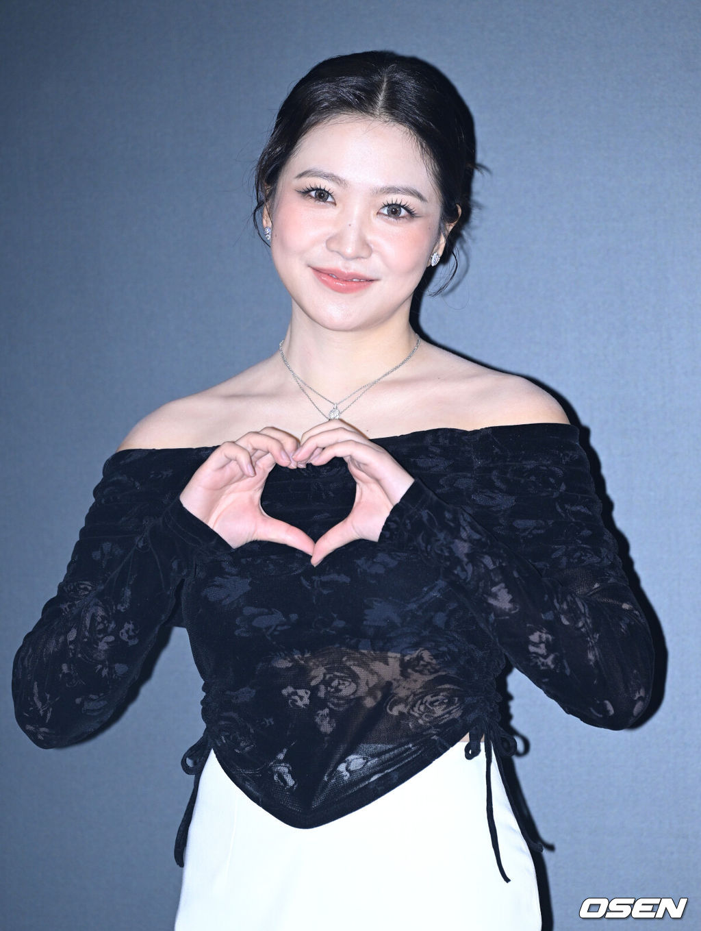 14일 오후 인천 운서동 인스파이어 엔터테인먼트 리조트에서 '인스파이어 그랜드 오프닝' 포토콜 행사가 진행됐다.그룹 레드벨벳 예리가 포토타임을 가지고 있다. 2024.03.14 /sunday@osen.co.kr