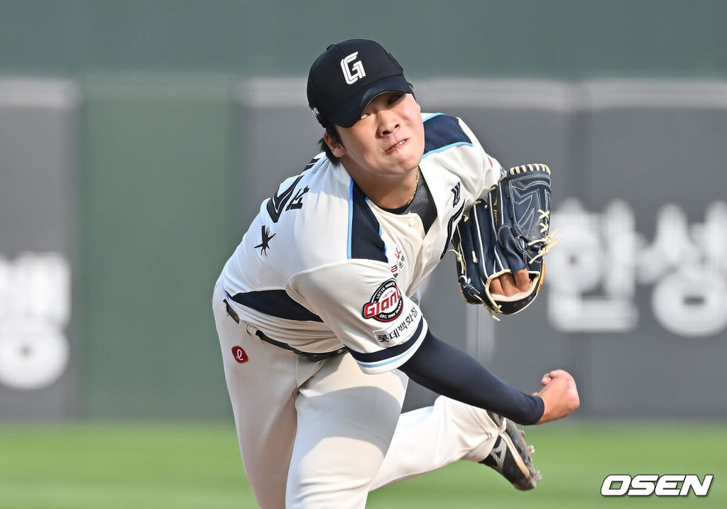 1일 부산 사직야구장에서 2025 신한 SOL 뱅크 KBO 리그 롯데 자이언츠와 SSG 랜더스의 경기가 열렸다. 홈팀 롯데는 이민석이, 방문팀 SSG는 앤더슨이 선발 출전했다.롯데 자이언츠 선발 투수 이민석이 역투하고 있다. 2025.06.01 / foto0307@osen.co.kr