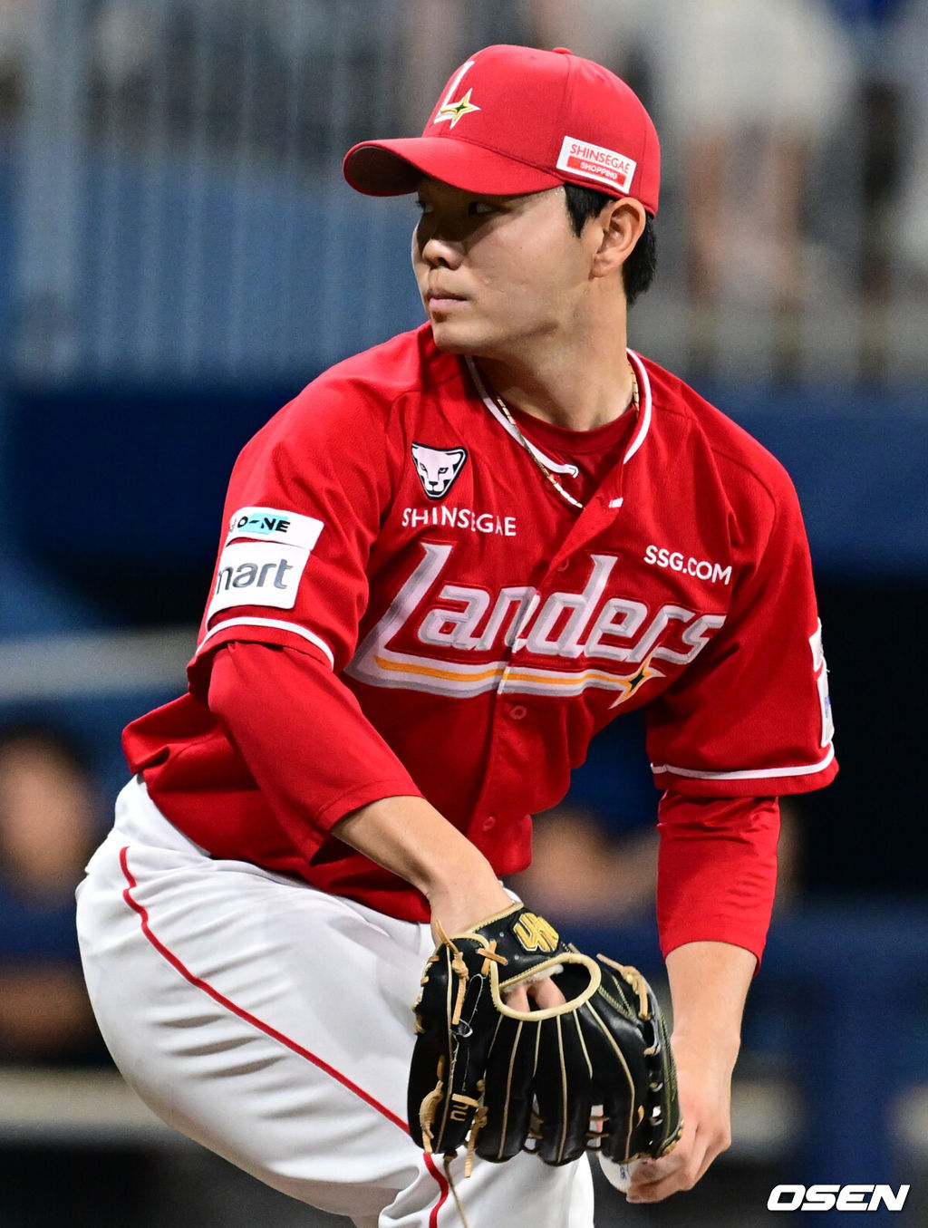 일 서울 고척스카이돔에서 ‘2025 신한 SOL Bank KBO리그’ 키움 히어로즈와 SSG 랜더스의 경기가 열렸다.홈팀 키움은 박주성, 방문팀 SSG는 박시후를 선발로 내세웠다.1회말 SSG 선발 박시후가 역투하고 있다. 2025.06.19 /cej@osen.co.kr