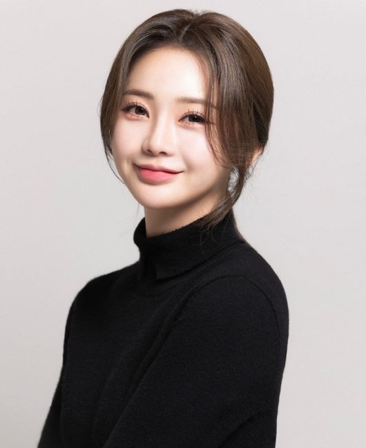 홍지윤, 전 소속사 전속계약 분쟁 승소..30억 위약금 요구도 기각