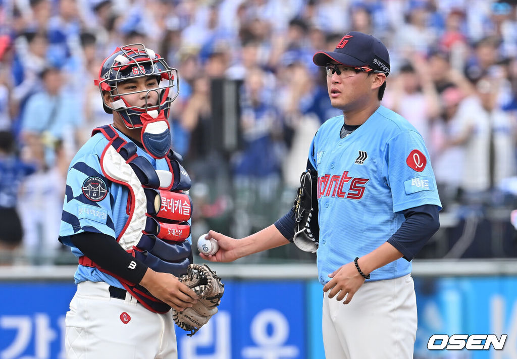 롯데 자이언츠 박재엽, 박세웅 / foto0307@osen.co.kr