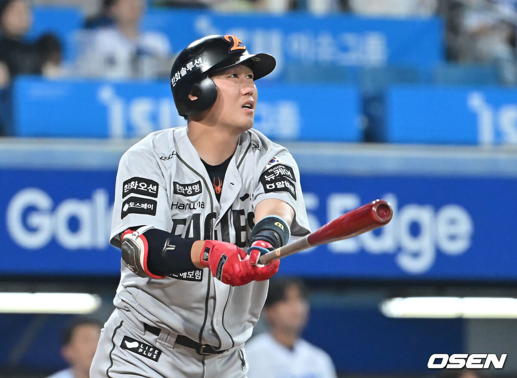 25일 대구삼성라이온즈파크에서 2025 신한 SOL 뱅크 KBO 리그 삼성 라이온즈와 한화 이글스의 경기가 열렸다. 홈팀 삼성은 후라도가, 방문팀 한화는 와이스가 선발 출전했다. 한화 이글스 하주석이 9회초 1사 우월 솔로 홈런을 치고 하이파이브를 하고 있다. 2025.06.25 / foto0307@osen.co.kr
