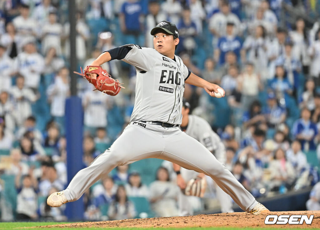25일 대구삼성라이온즈파크에서 2025 신한 SOL 뱅크 KBO 리그 삼성 라이온즈와 한화 이글스의 경기가 열렸다. 홈팀 삼성은 후라도가, 방문팀 한화는 와이스가 선발 출전했다. 한화 이글스 김기중이 역투하고 있다. 2025.06.25 / foto0307@osen.co.kr