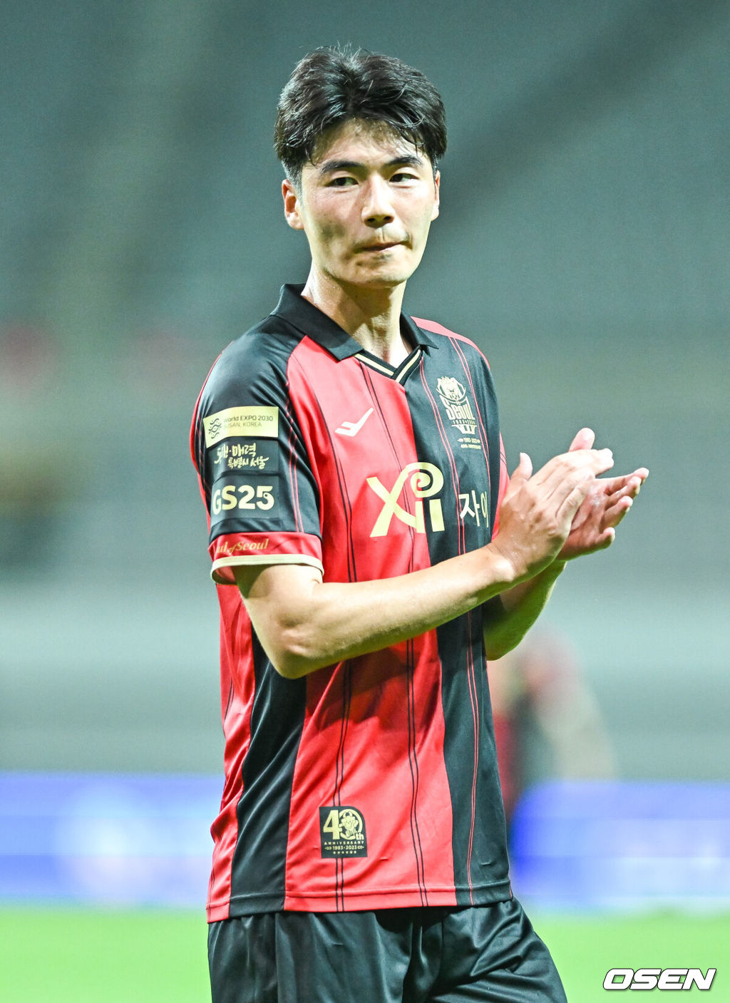 12일 오후 서울 상암동 서울월드컵경기장에서 2023 하나원큐 프로축구 K리그1 FC서울과 수원FC의 경기가 진행됐다.후반 FC서울 김경민의 추가골 때 기성용이 박수를 치며 기뻐하고 있다 . 2023.07.12 / soul1014@osen.co.kr